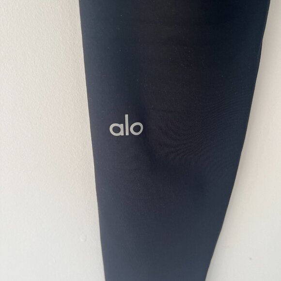 7/8 High-Waist Airlift Legging - Picture 4 of 5